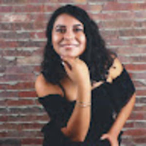 Meet your Posher, Lesly dubon